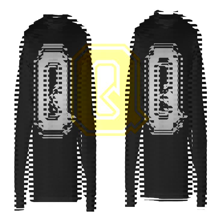 大文字 Q プリントされた明るいスタイルのデザイン。 長袖Tシャツ