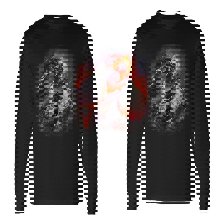 小惑星衝突月の下で燃える森で吠えるオオカミ 長袖Tシャツ