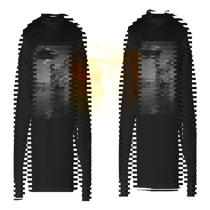 苦悩するブリティッシュショートヘアの猫 Ufo セルフィー 侵略 エイリアン 長袖Tシャツ