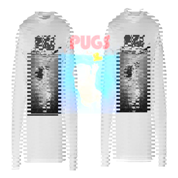 ニューヨーク港でゴム製のアヒルのおもちゃで遊ぶかわいいパグ犬 長袖tシャツ 長袖Tシャツ