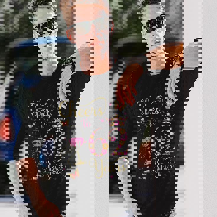 62歳、62歳の女王の誕生日、62歳の誕生日に乾杯。 長袖Tシャツ 彼への贈り物