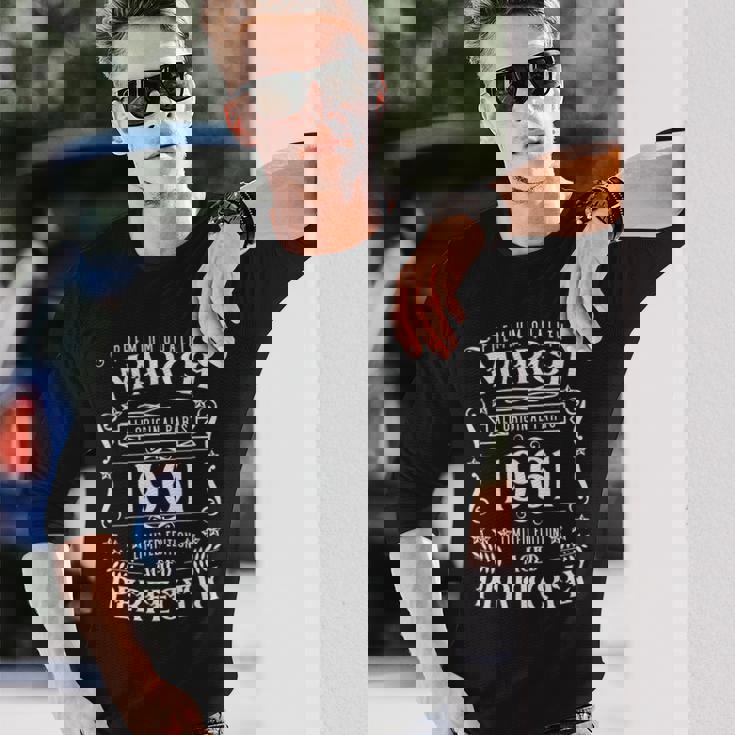 65歳の誕生日伝説は1961年3月に誕生しました。 長袖tシャツ 長袖Tシャツ 彼への贈り物