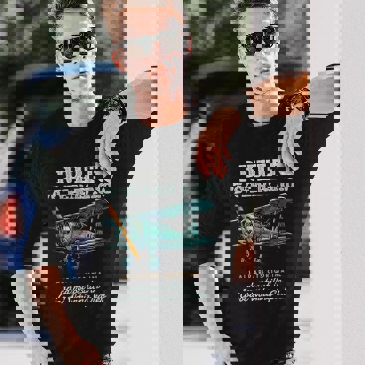 76年前に建てられた古いヴィンテージ飛行機76歳の誕生日男性。 長袖Tシャツ 彼への贈り物