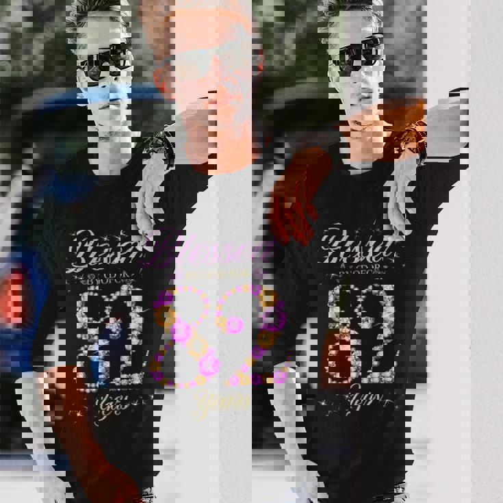 82歳の82歳の誕生日bデーパーティーに神に祝福されて 長袖Tシャツ 彼への贈り物