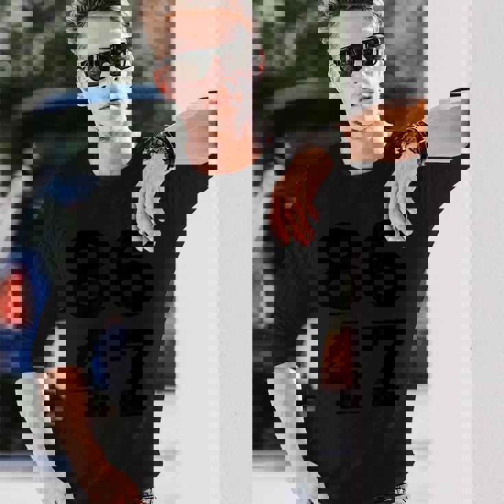 86 47 アンチ・トランプ 微妙 アンチ・トランプ 8647 長袖Tシャツ 彼への贈り物