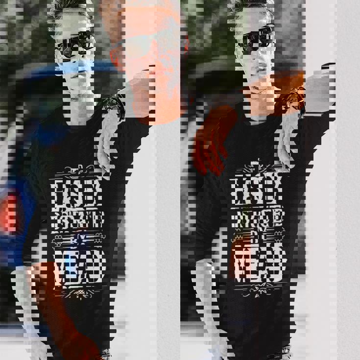 Easy Distracted By Mead 長袖tシャツ 長袖Tシャツ 彼への贈り物