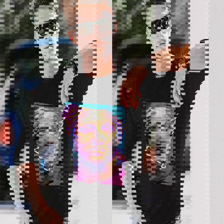Glitchedenustatueaporwave 長袖Tシャツ 彼への贈り物