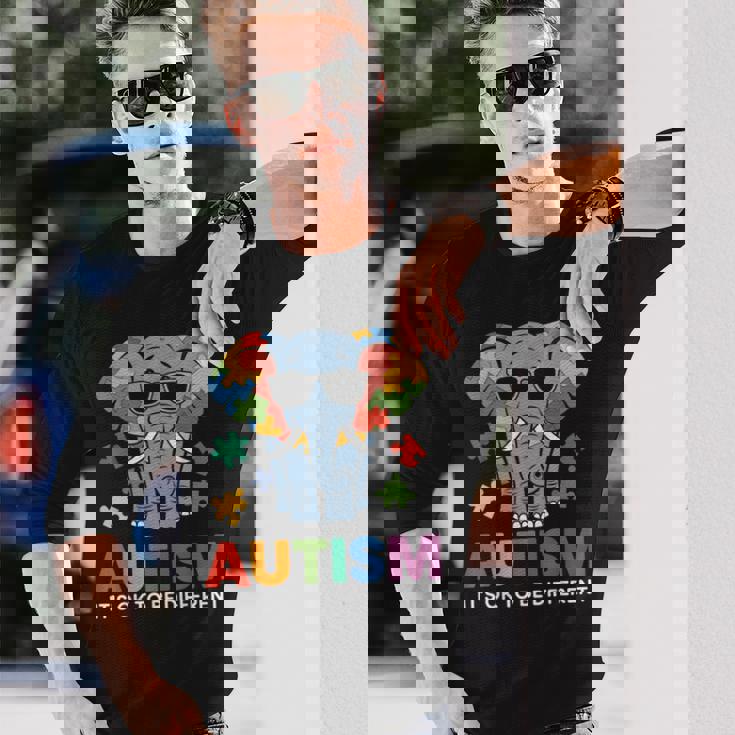 It's Ok To Be Different Awareness Elephant 長袖Tシャツ 彼への贈り物