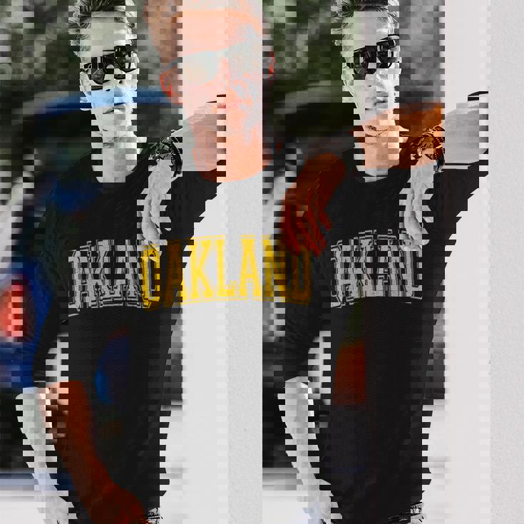 Oaklandarsityports アスレチックジャージスタイル 長袖Tシャツ 彼への贈り物