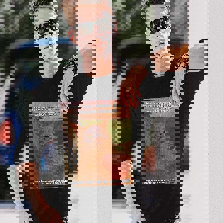 People Are Never Pleased Brainrot 猫ミーム 大学ユーモア 長袖Tシャツ 彼への贈り物