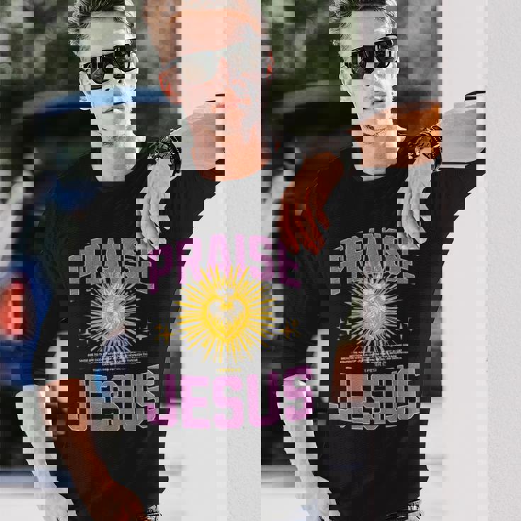 Praise Jesus Our Lord &Aviour For An Abundant New Life 長袖Tシャツ 彼への贈り物