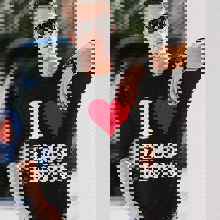 Red Heart I Love Emo Boys 長袖Tシャツ 彼への贈り物