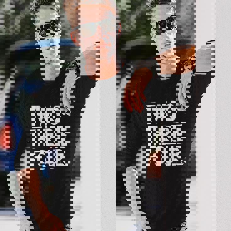 Two Three Four 市外局番 234 アクロン オハイオ州 米国 長袖Tシャツ 彼への贈り物