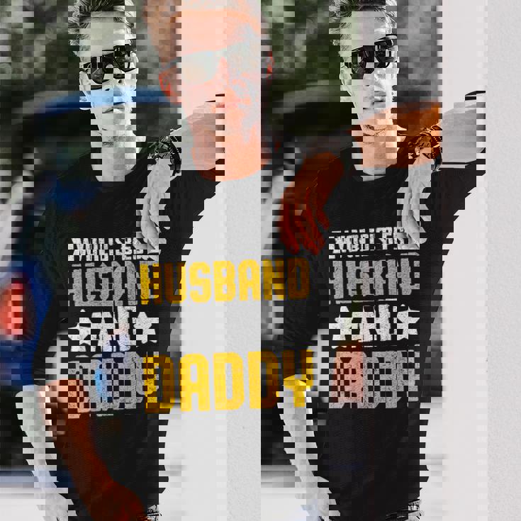 World's Best Husband And Daddy レトロ ヴィンテージ インスピレーション 長袖Tシャツ 彼への贈り物