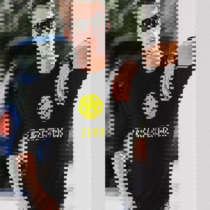 Zero Zero Two 、面白いピックルボール退職ギフト 長袖Tシャツ 彼への贈り物