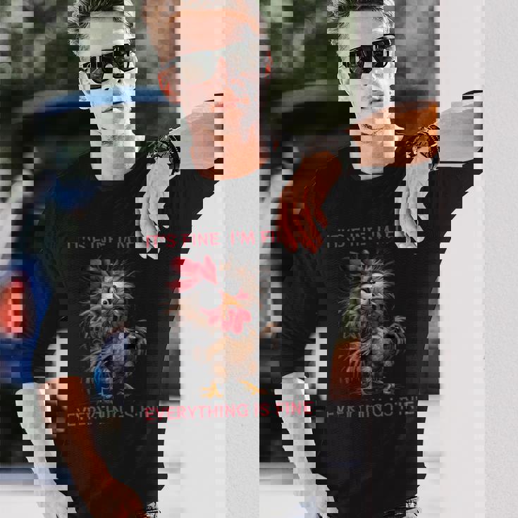 おかしいよ大丈夫、大丈夫、全部大丈夫だクレイジーチキン 長袖Tシャツ 彼への贈り物