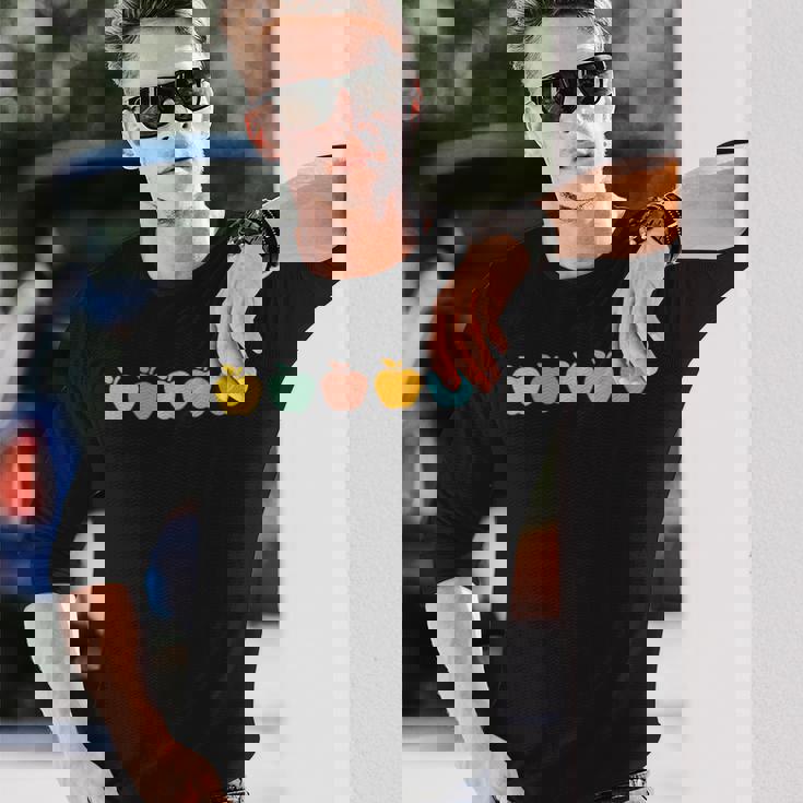 かわいいりんごの先生 長袖Tシャツ 彼への贈り物