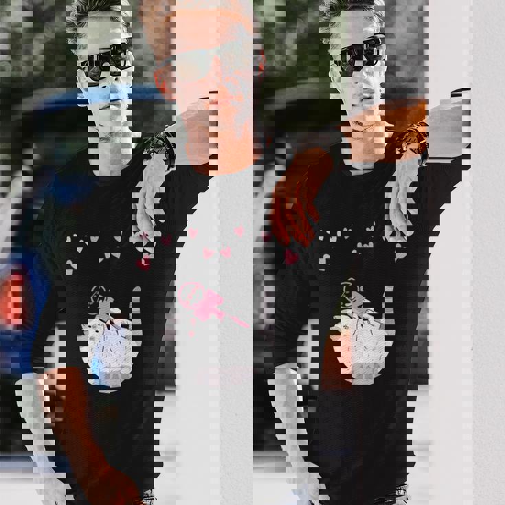 かわいい毛糸の猫はけん玉ハートを弾く 長袖Tシャツ 彼への贈り物