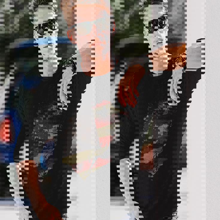 アメリカ国旗 ドナルド・トランプ 大統領のシルエット 長袖Tシャツ 彼への贈り物