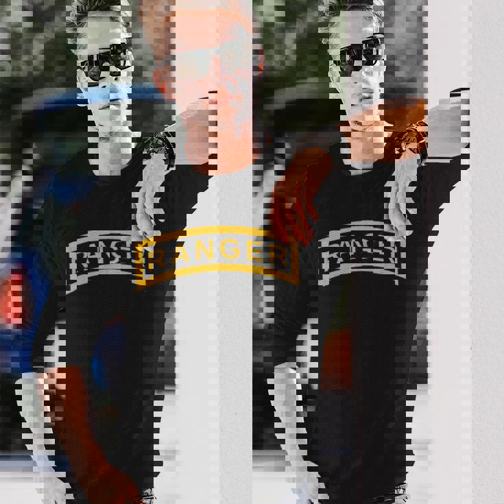 アメリカ陸軍レンジャーイエロータブ ヴィンテージ空挺兵士シャツ 長袖Tシャツ 彼への贈り物