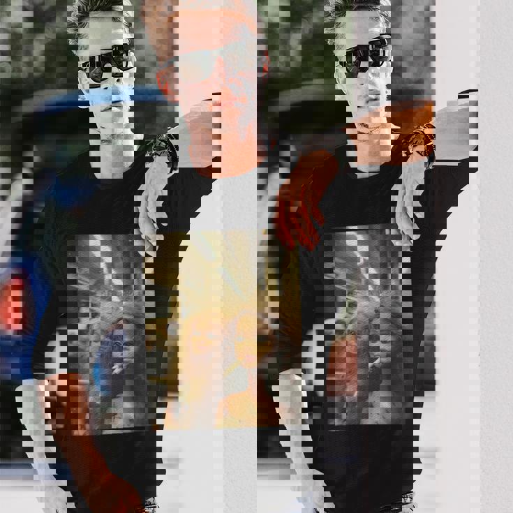 アンティーク調のドールフェイスミーム 長袖Tシャツ 彼への贈り物