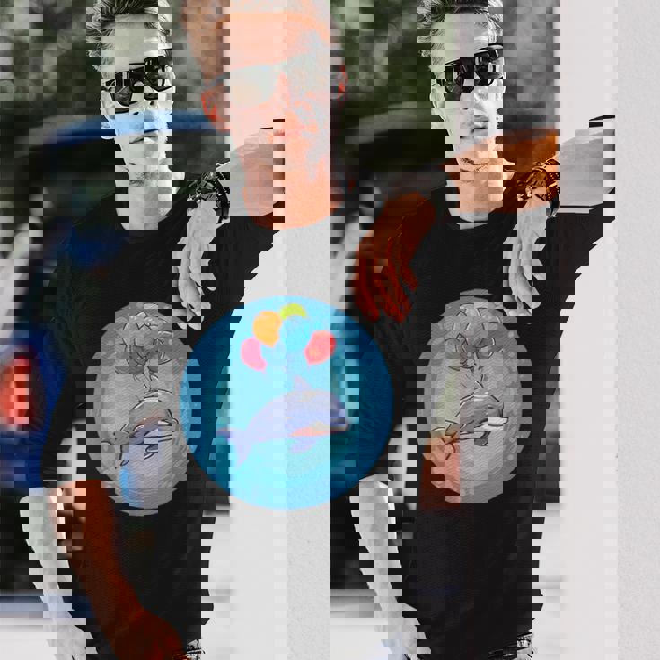 イルカと風船のコスチュームで一日を明るくしましょう。 長袖Tシャツ 彼への贈り物