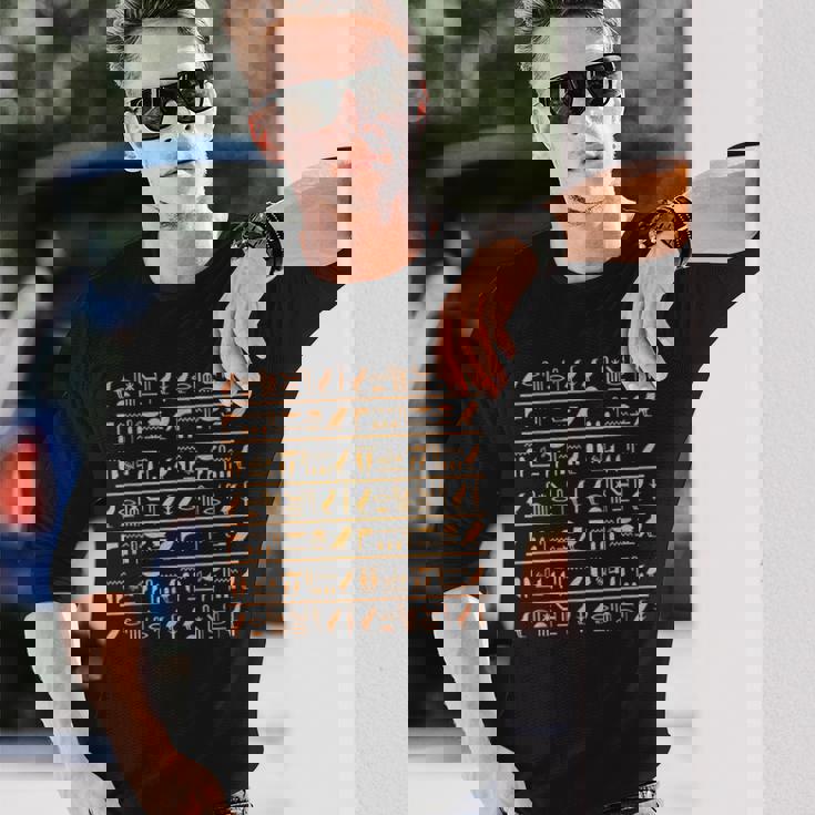 エジプトパターン ホルスの目 ヒエログリフ ファラオ アヌビス アンク 長袖Tシャツ 彼への贈り物