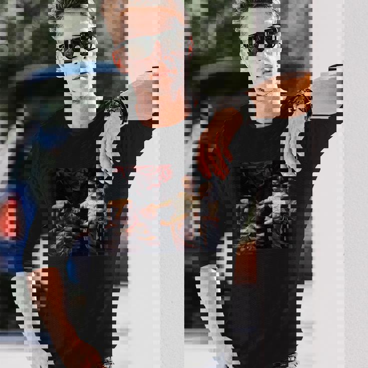 カラヴァッジョのジュディス・ホロフェルネス 長袖Tシャツ 彼への贈り物