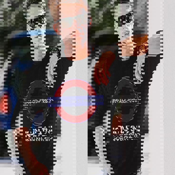 キングスクロス セントパンクラスロンドン地下鉄 長袖Tシャツ 彼への贈り物