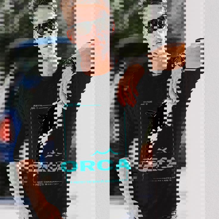 クジラと海を守るシャチ レトロなシャチのデザイン 長袖Tシャツ 彼への贈り物