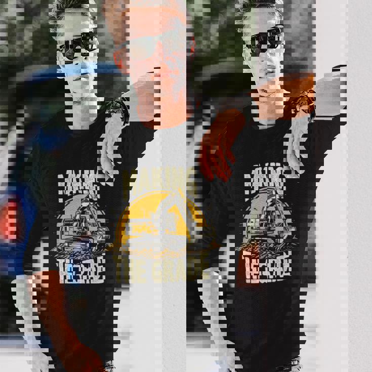 グレードトラックホー掘削機グレーディング請負業者を作る 長袖Tシャツ 彼への贈り物