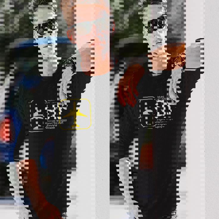 シンガポール・チャンギ国際空港航空フライトクルー。 長袖Tシャツ 彼への贈り物