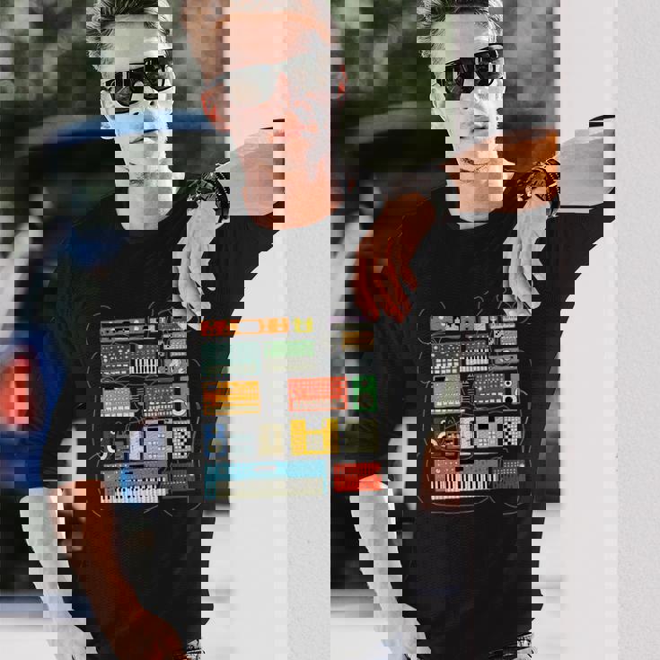 シンセサイザー と エレクトロニック・ミュージシャン と Dj 長袖Tシャツ 彼への贈り物