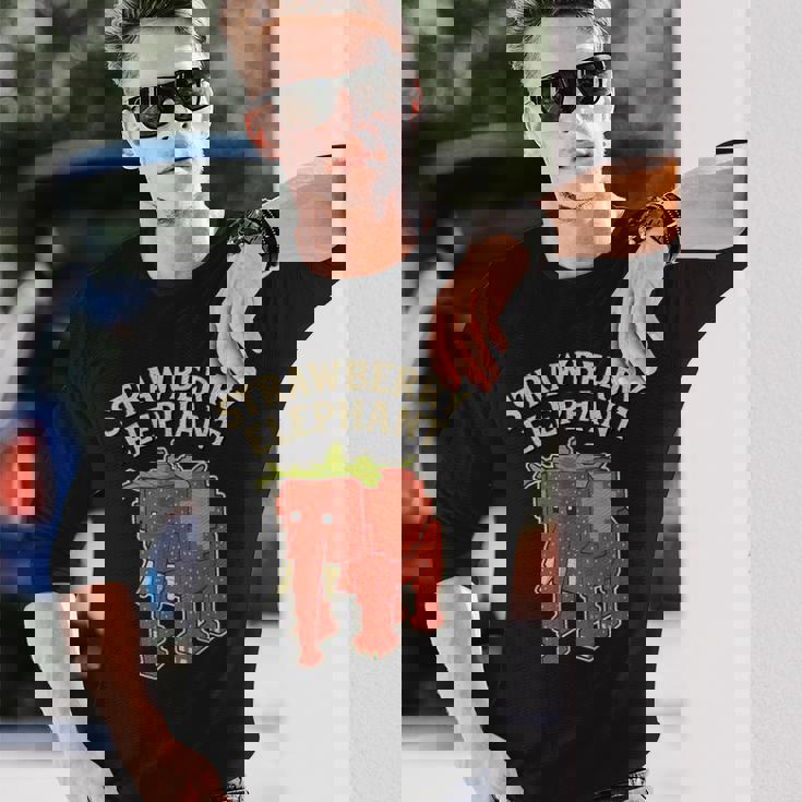 ストロベリーエレファント 面白いイタリアンブレインロットゲームミーム 長袖Tシャツ 彼への贈り物