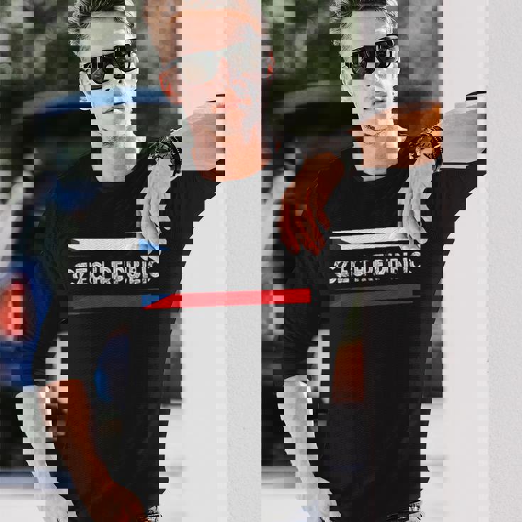 チェコ共和国 国旗 チェコ プライド チェコルーツ チェコ国旗 長袖Tシャツ 彼への贈り物