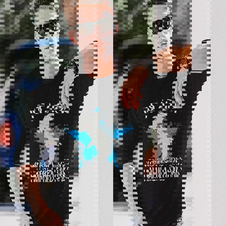 ハンマーヘッドシャークが大好きな男の子です。ハンマーヘッドシャーク ハンマーヘッドシャーク 長袖Tシャツ 彼への贈り物