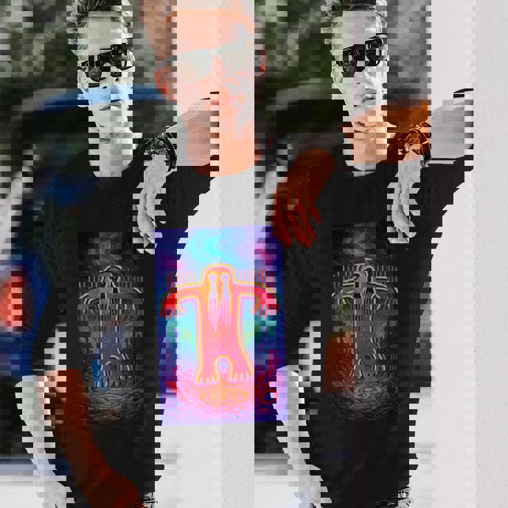 ビッグフット ペトログリフ – 古代サスカッチ洞窟アートデザイン 長袖Tシャツ 彼への贈り物