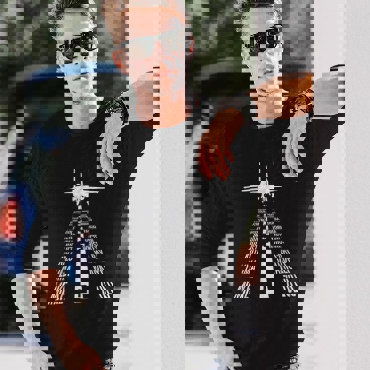 フライング F-15 イーグルパイロットランディング発音アルファベットランウェイ F15 長袖Tシャツ 彼への贈り物