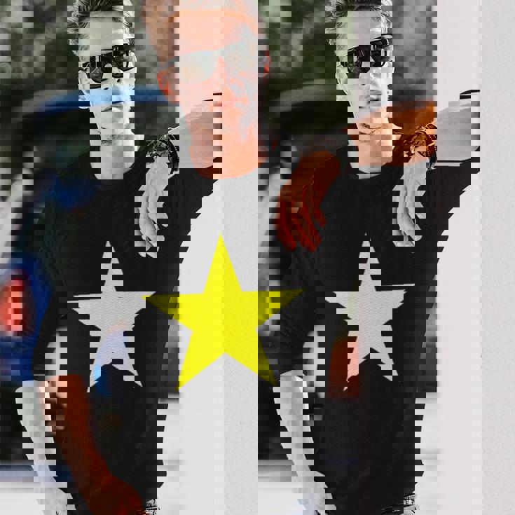 ベトナム国旗 星 ベトナム国旗ハノイ サイゴン 長袖Tシャツ 彼への贈り物