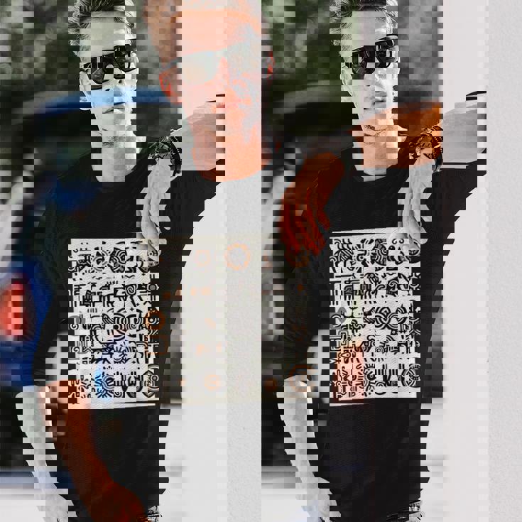 ペトログリフロックの彫刻ネイティブアメリカン 長袖Tシャツ 彼への贈り物