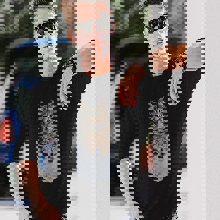 ポケットに入ったノルウェージャンフォレストキャット 長袖Tシャツ 彼への贈り物