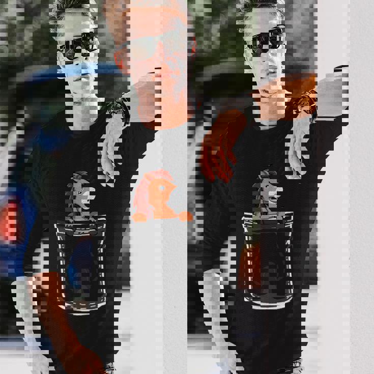 ポケットの中のかわいい馬 長袖Tシャツ 彼への贈り物