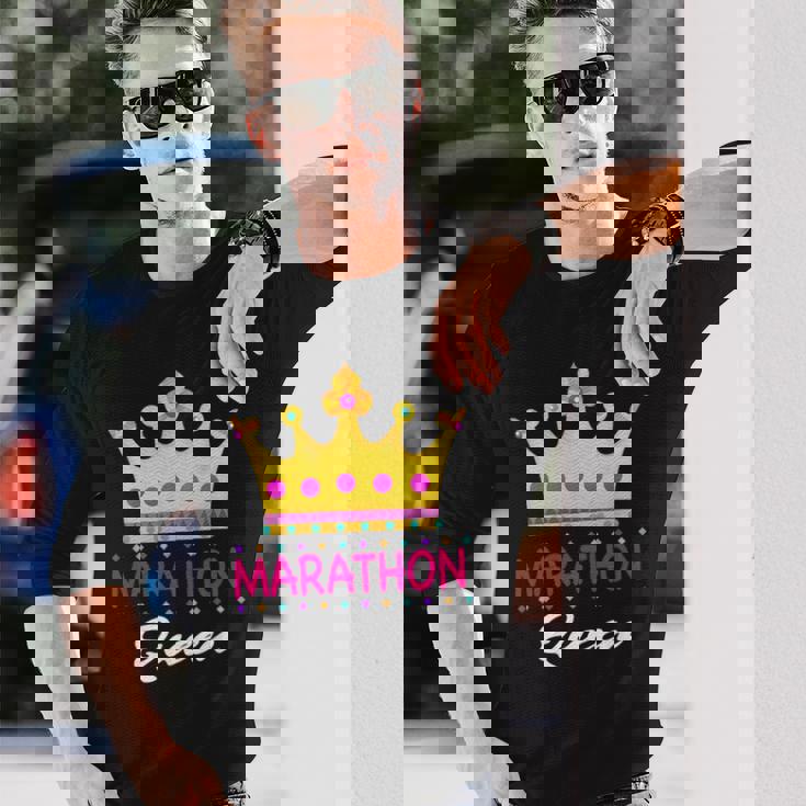 マラソン クイーン ランナー ランニング マラソン 好き 面白い 長袖Tシャツ 彼への贈り物