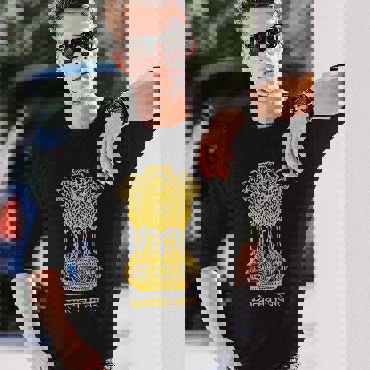 ライオンエンブレム インド国旗 ヒヌ ヒンディー語 デリー ムンバイ 長袖Tシャツ 彼への贈り物