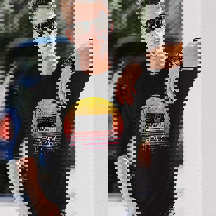 レトロ 80年代 日本風 シンスウェーブ アナログシンセサイザー 長袖Tシャツ 彼への贈り物