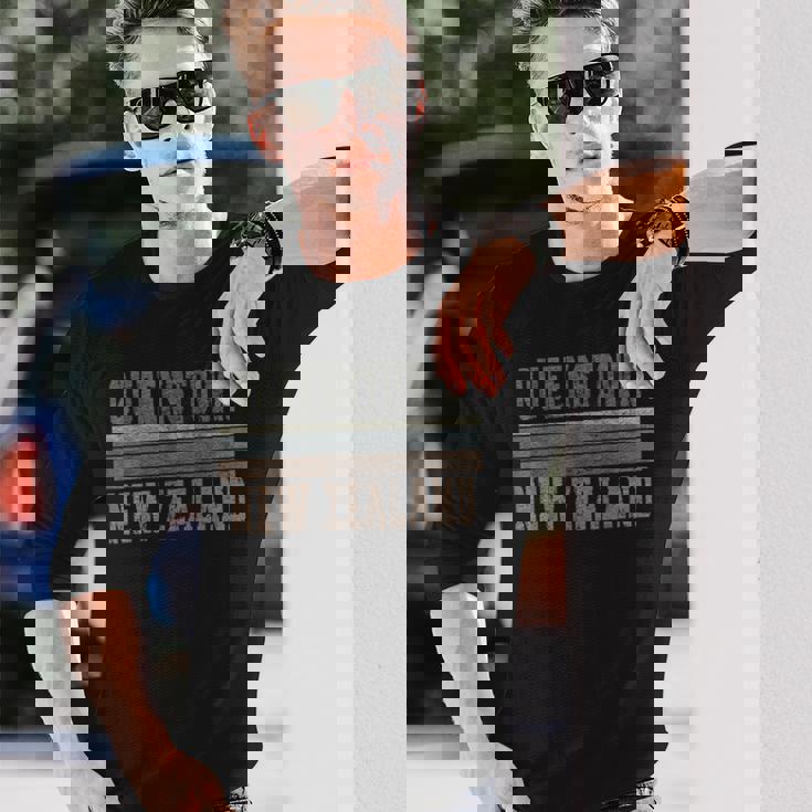 レトロ クイーンズタウン ニュージーランド 長袖Tシャツ 彼への贈り物