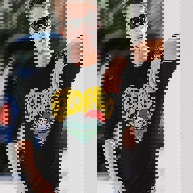 レトロ コロラド州 アウトドア 自然 恋人 ハート 山脈 グラフィック 長袖Tシャツ 彼への贈り物