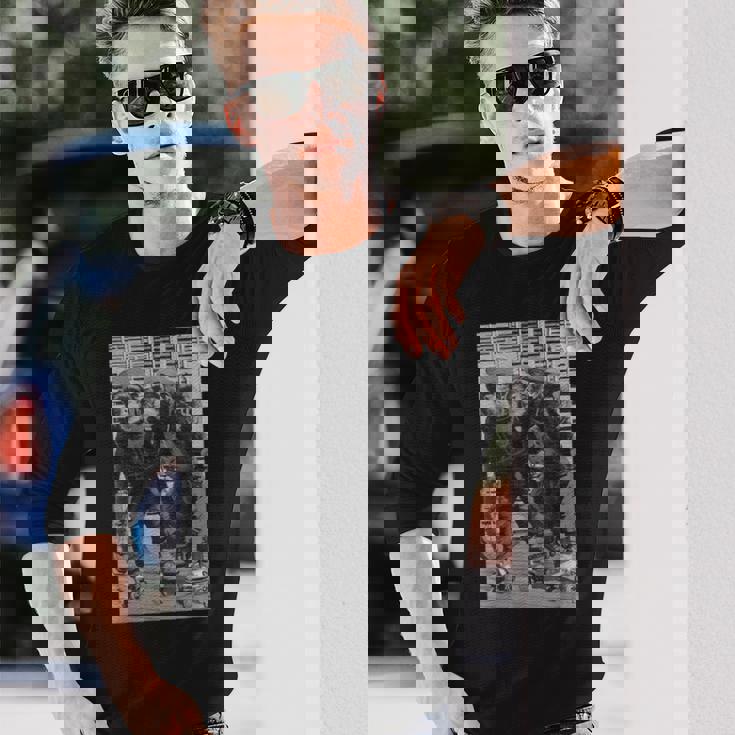 ローラースケートモンキーチンパンジーヴィンテージチンパンジーファニーモンキー 長袖Tシャツ 彼への贈り物