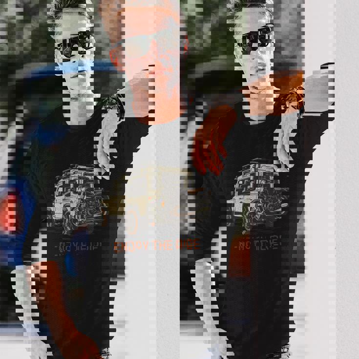 ヴィンテージ オフロード アドベンチャー ロードトリップ バイク イラストレーション 長袖Tシャツ 彼への贈り物