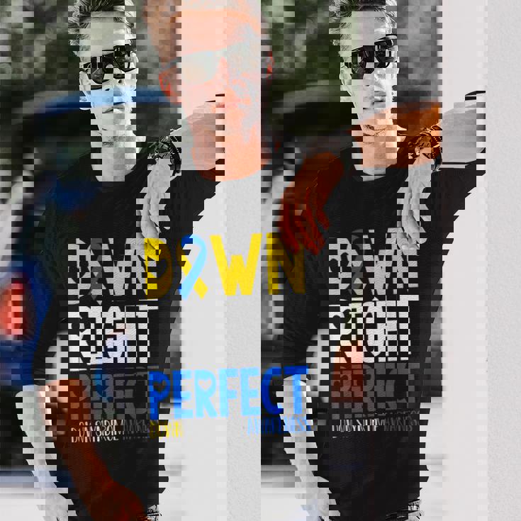 世界ダウン症啓発デーダウン右パーフェクトt21 長袖Tシャツ 彼への贈り物